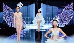 怎樣的一場時尚SHOW，能吸引維秘導演Rene親臨助陣？！